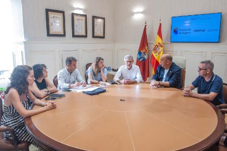 Imagen El presidente de la Diputación se reúne con representantes del Colegio Oficial de Arquitectos de Segovia para tratar diferentes asuntos de interés para los ayuntamientos de la provincia